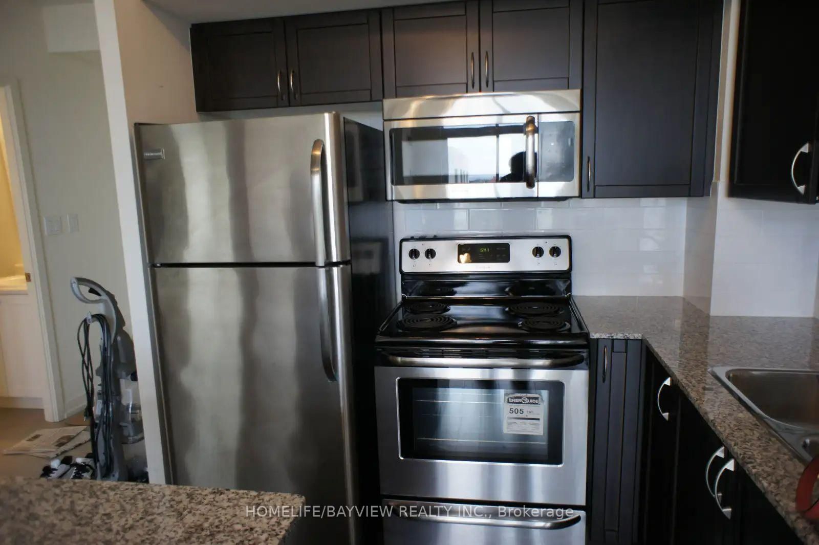 816 Lansdowne Avenue, Unit 810 - Photo 2