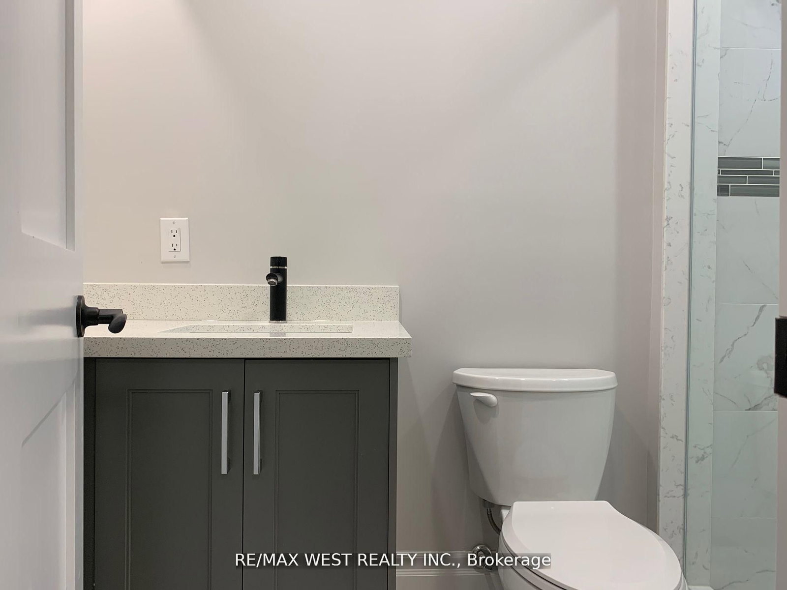 Semi-Detached House for lease at Lower-1495 King Street, Toronto, Ontario, M6K 1J4 - South Parkdale - MLS: W13007630