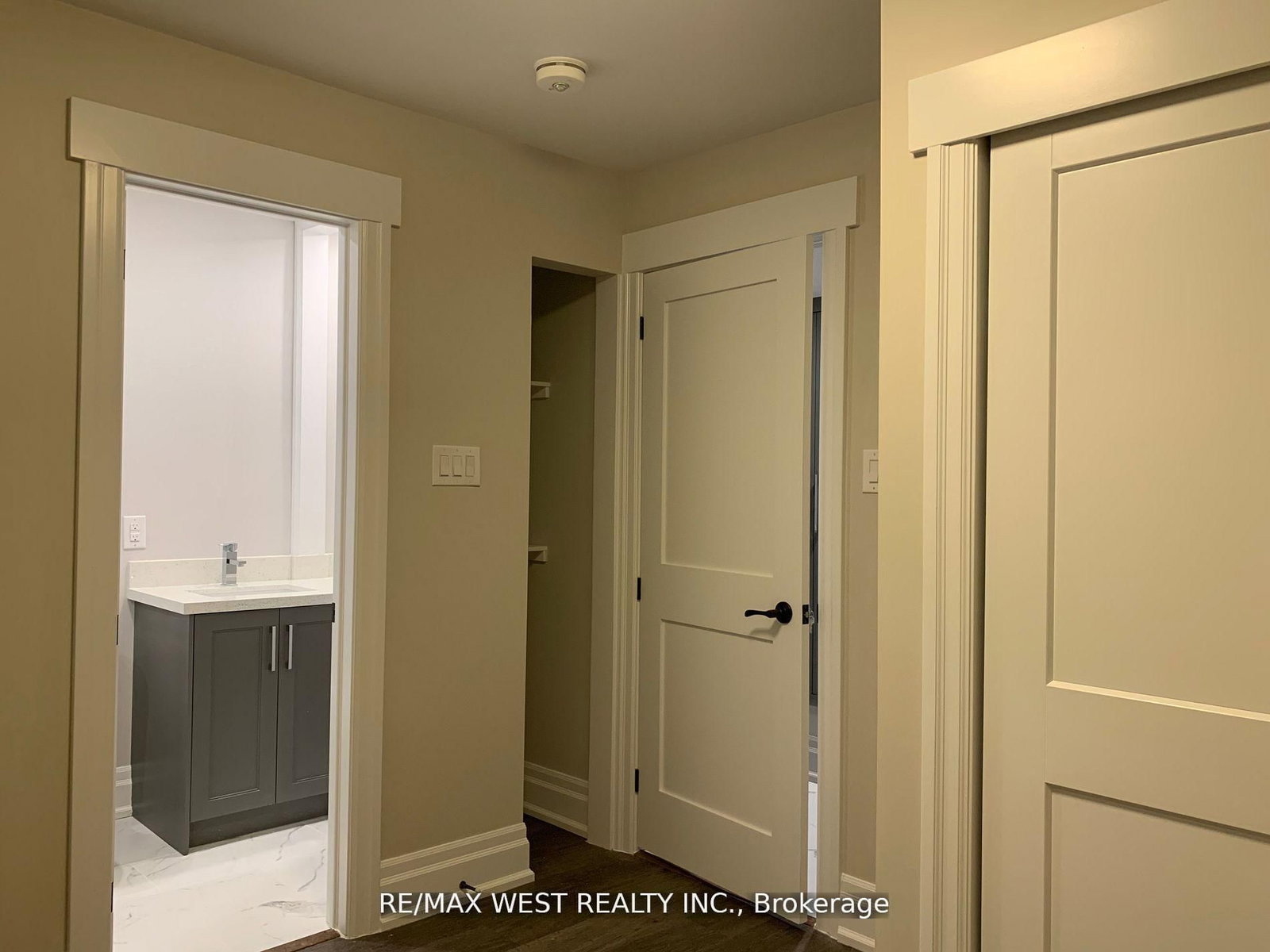 Semi-Detached House for lease at Lower-1495 King Street, Toronto, Ontario, M6K 1J4 - South Parkdale - MLS: W13007630