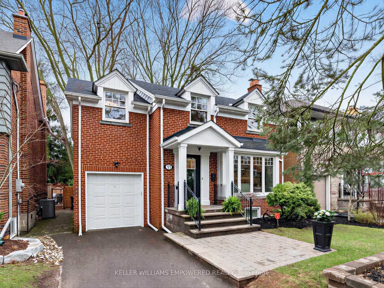 Detached House sold at 53 Edgemore Drive, Toronto, Ontario, M8Y 2N4 - Stonegate-Queensway - MLS: W13007654