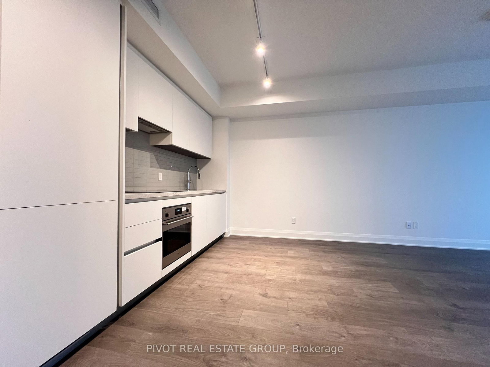 2 Erskine Road, Unit 2706 - Photo 4