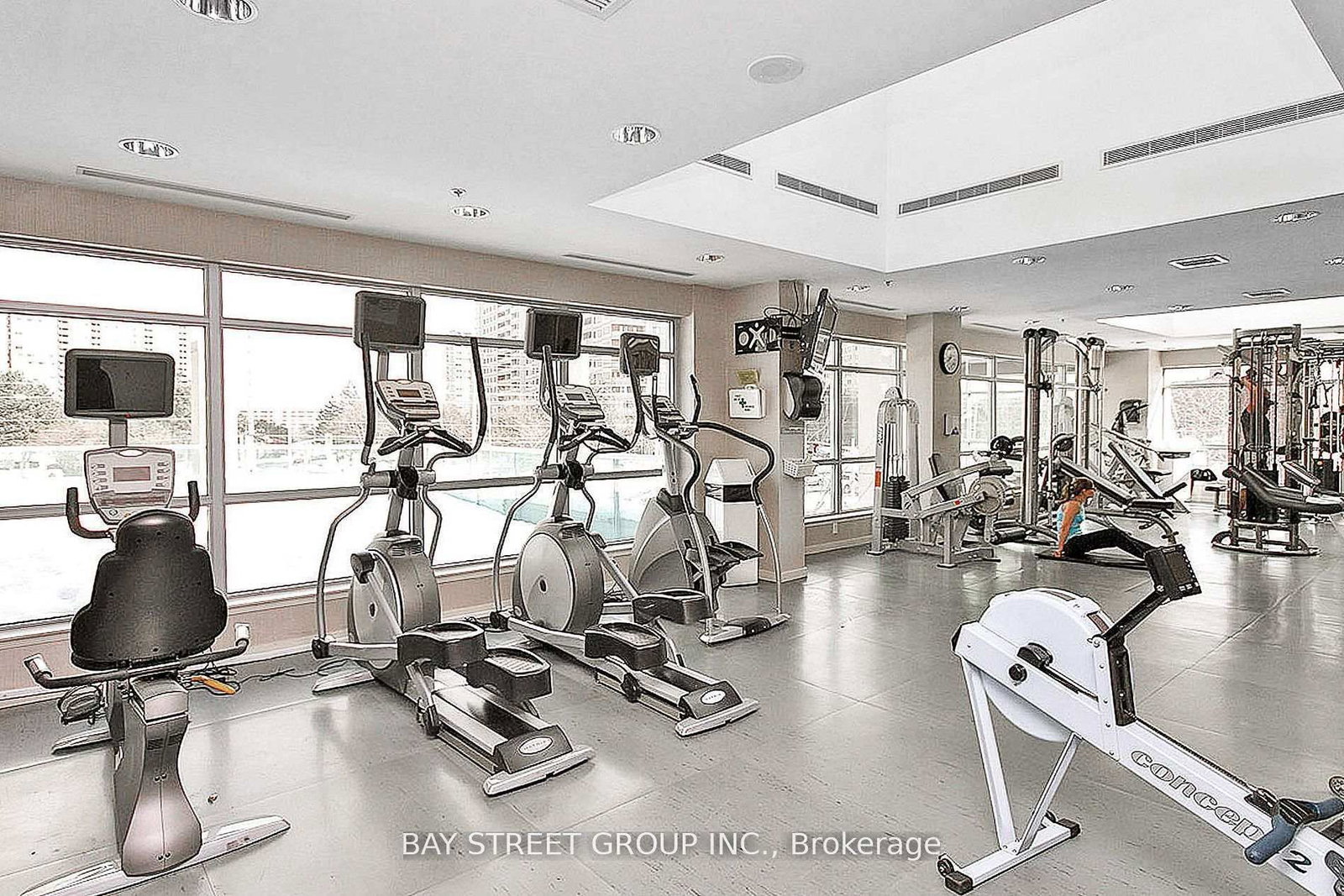 33 Elm Drive W, Unit TP2706 - Photo 2