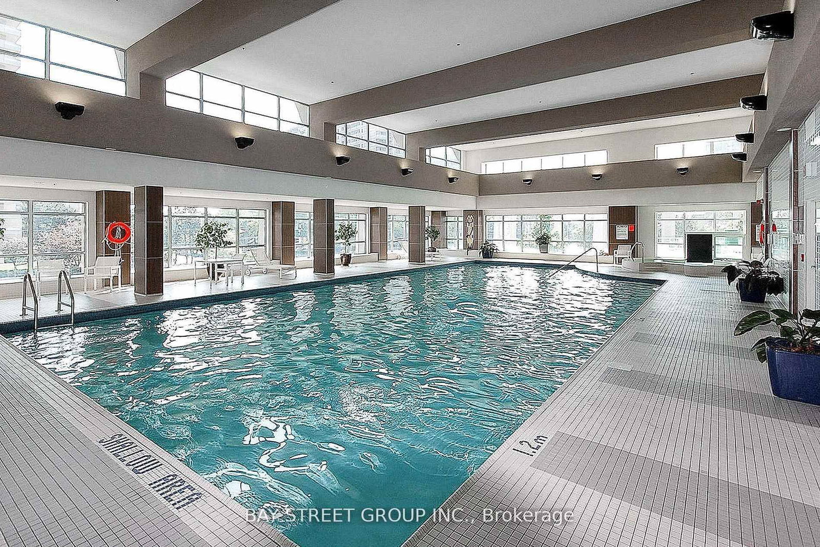 33 Elm Drive W, Unit TP2706 - Photo 3