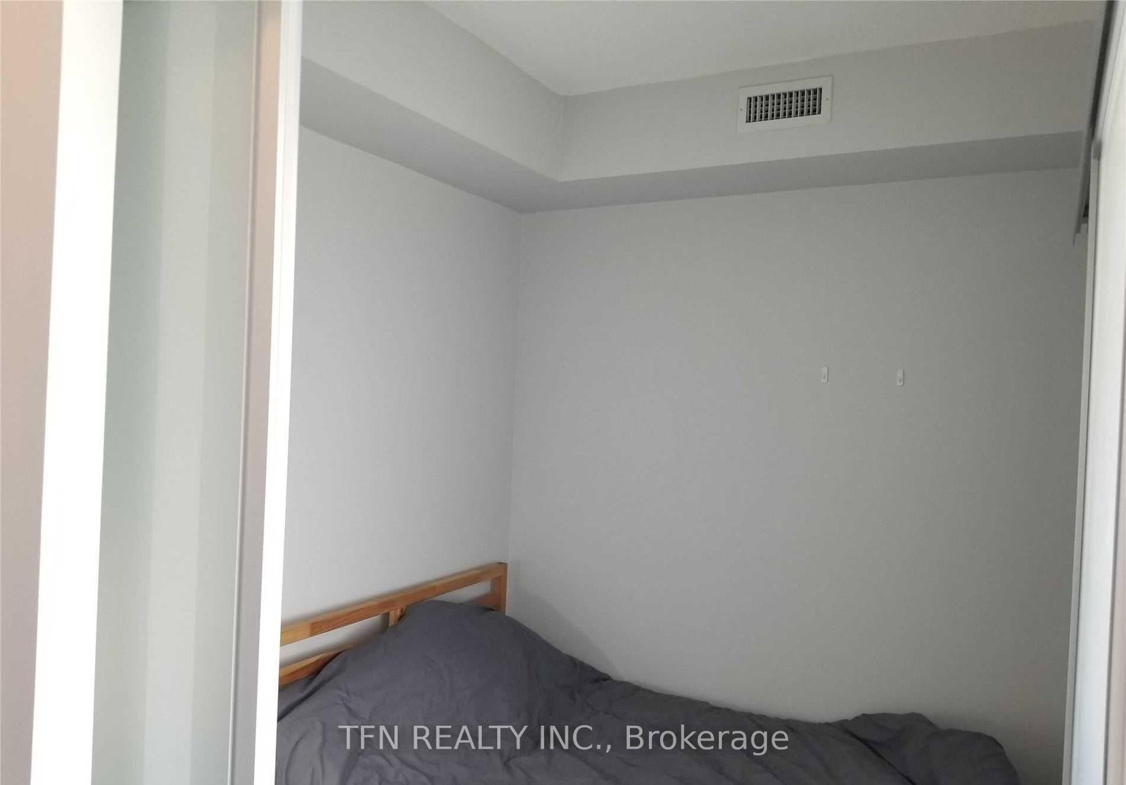 105 The Queensway Avenue, Unit 1005 - Photo 15