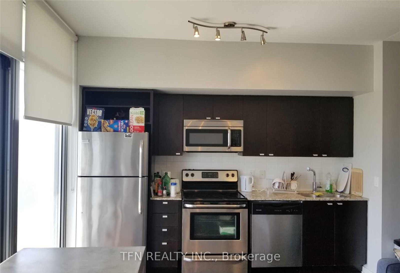 105 The Queensway Avenue, Unit 1005 - Photo 17