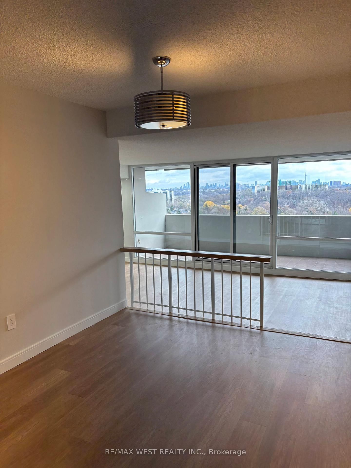 260 Scarlett Road, Unit 1908