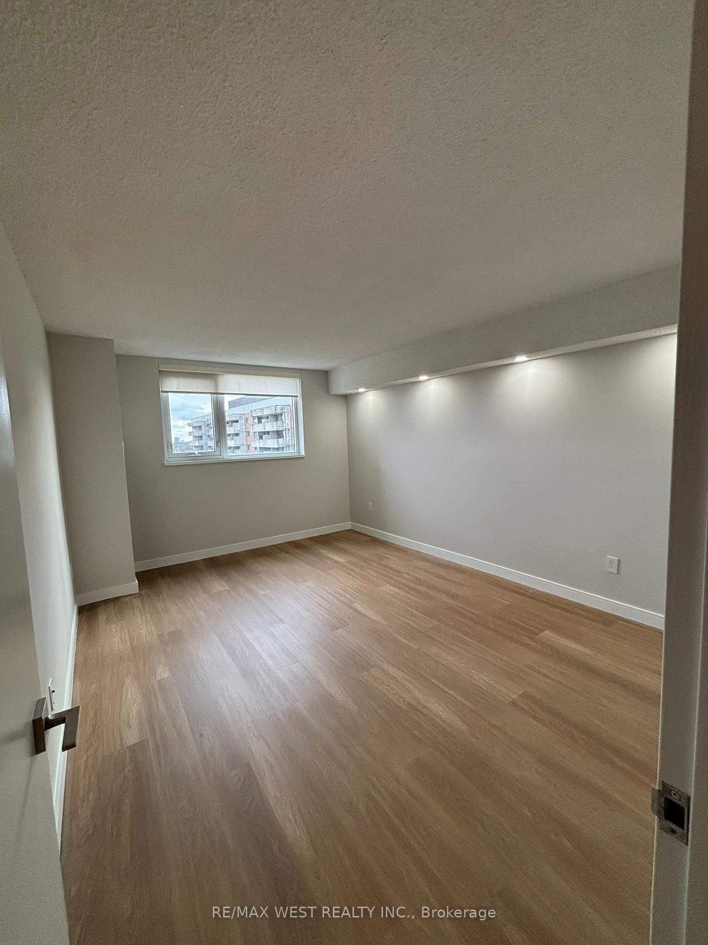 260 Scarlett Road, Unit 1908 - Photo 16