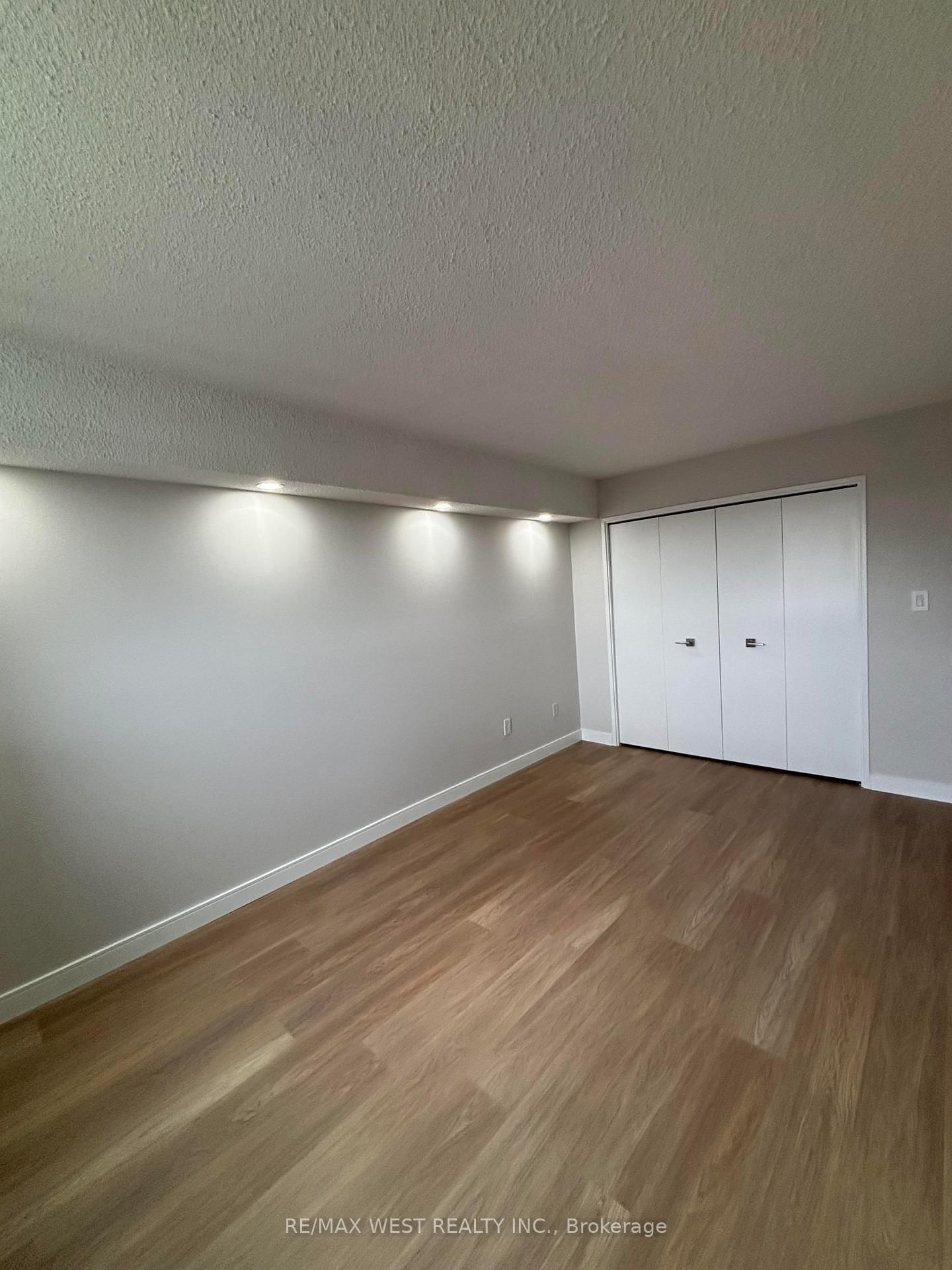 260 Scarlett Road, Unit 1908 - Photo 17