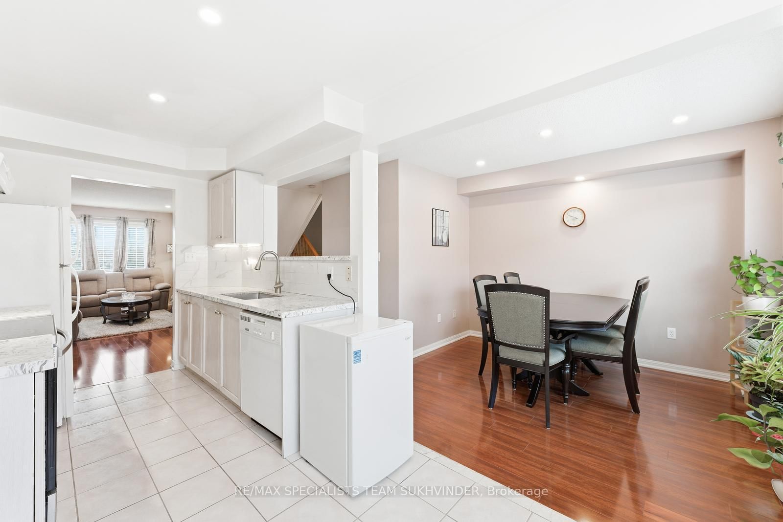 Townhouse for sale at 92-2 Clay Brick Court, Brampton, Ontario, L6V 4M7 - Brampton North - MLS: W13007918