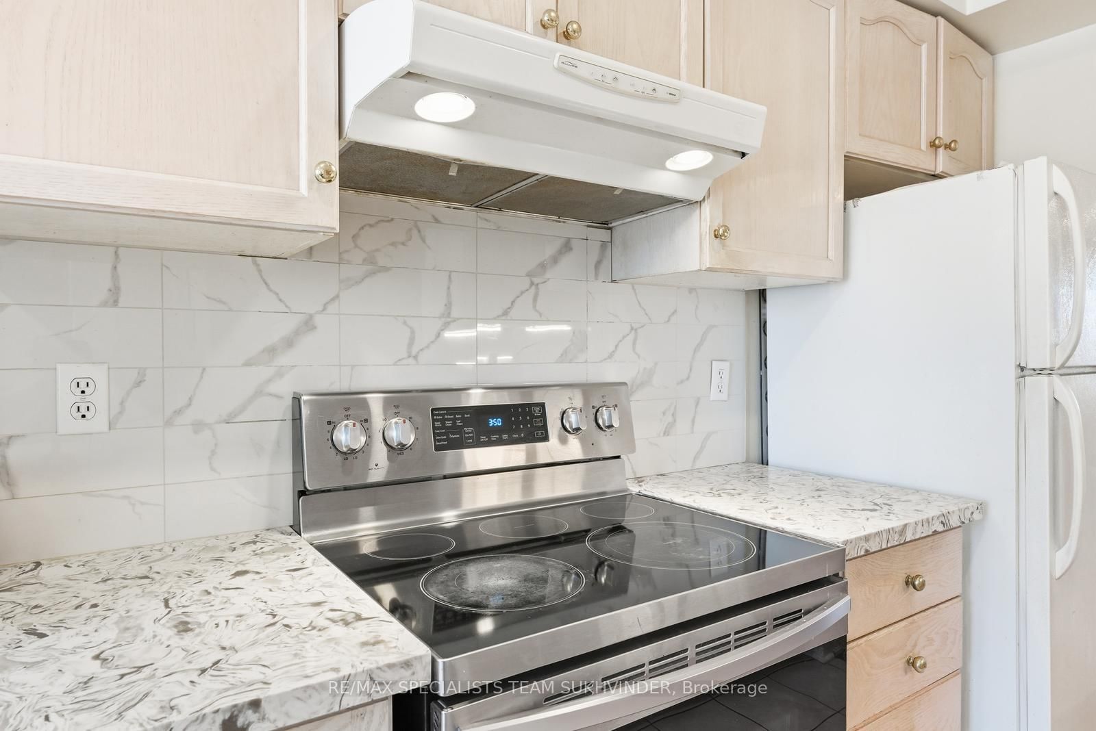 Townhouse for sale at 92-2 Clay Brick Court, Brampton, Ontario, L6V 4M7 - Brampton North - MLS: W13007918