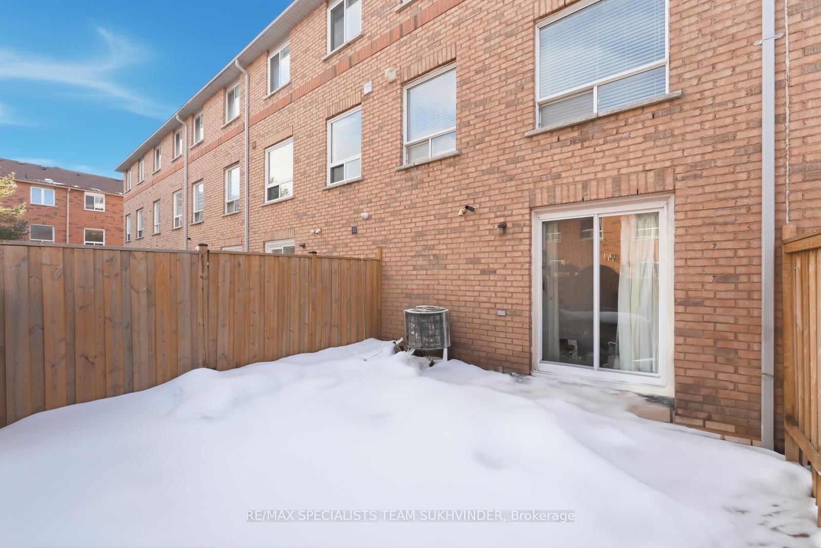 Townhouse for sale at 92-2 Clay Brick Court, Brampton, Ontario, L6V 4M7 - Brampton North - MLS: W13007918