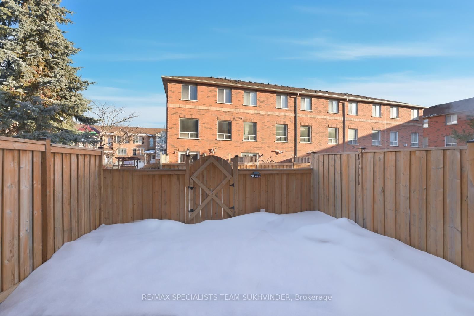 Townhouse for sale at 92-2 Clay Brick Court, Brampton, Ontario, L6V 4M7 - Brampton North - MLS: W13007918