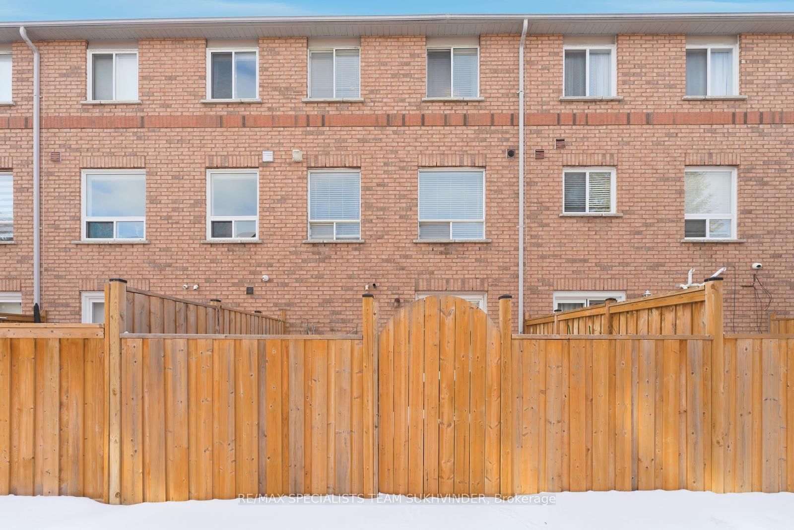 Townhouse for sale at 92-2 Clay Brick Court, Brampton, Ontario, L6V 4M7 - Brampton North - MLS: W13007918