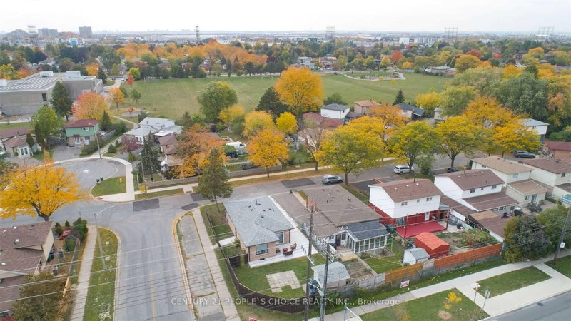 home for lease on 2 Betteridge Lane W