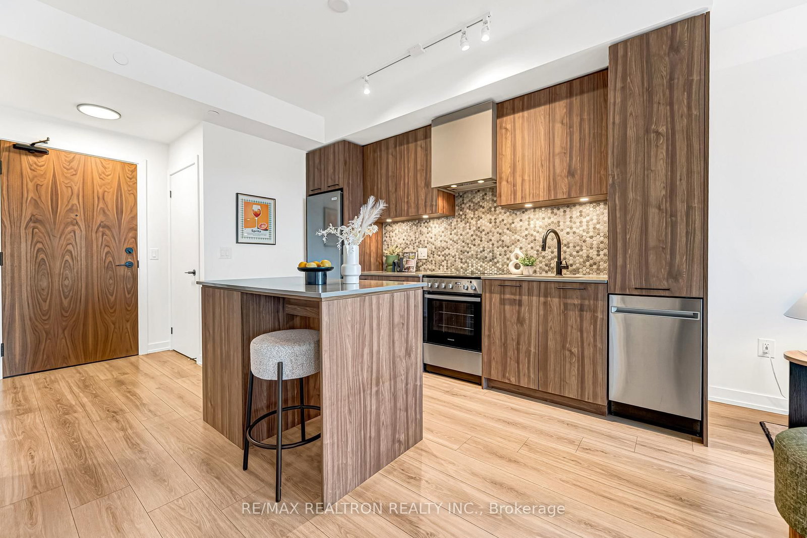 10 Lagerfeld Drive, Unit 511 - Photo 14