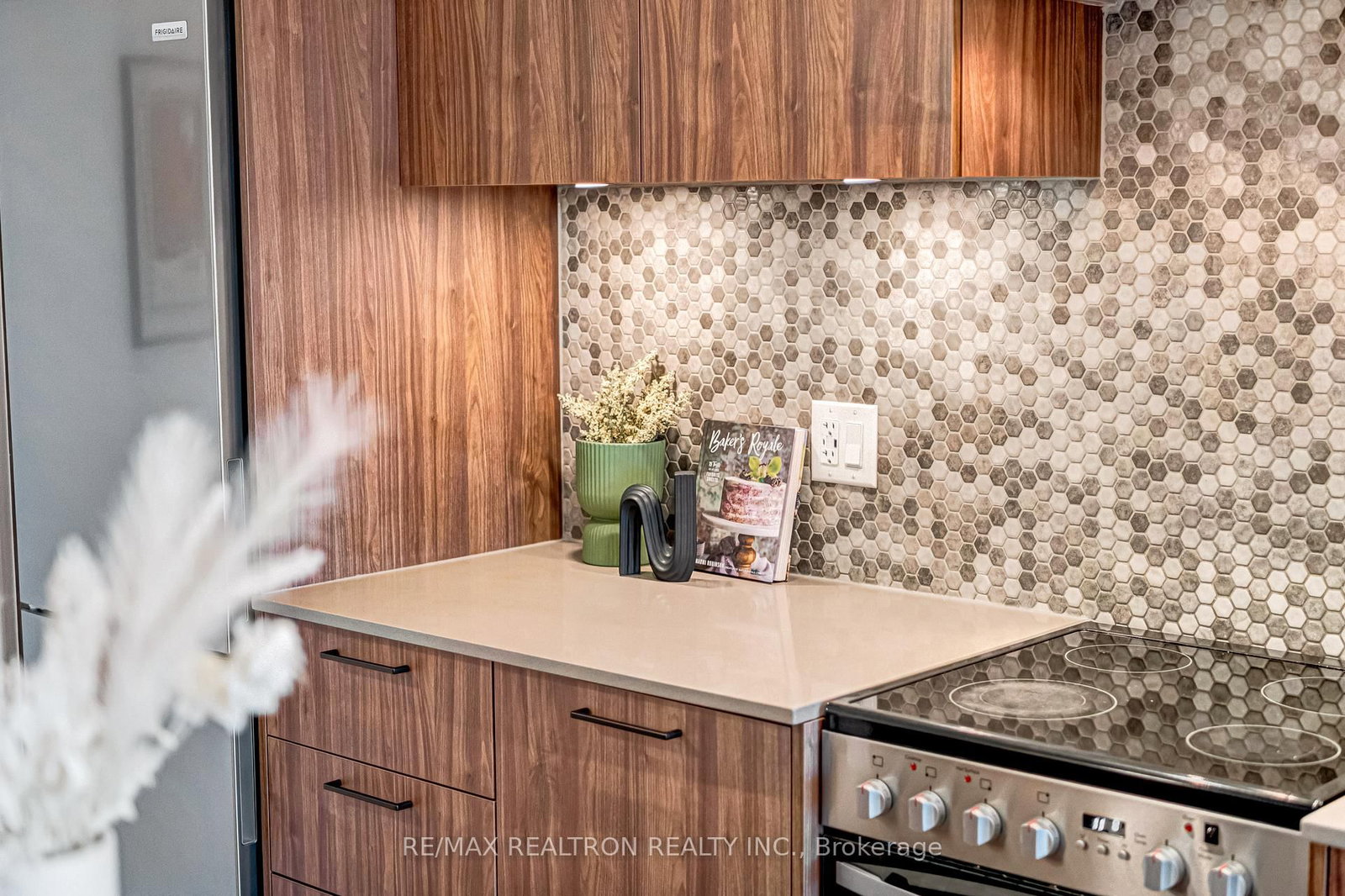 10 Lagerfeld Drive, Unit 511 - Photo 43