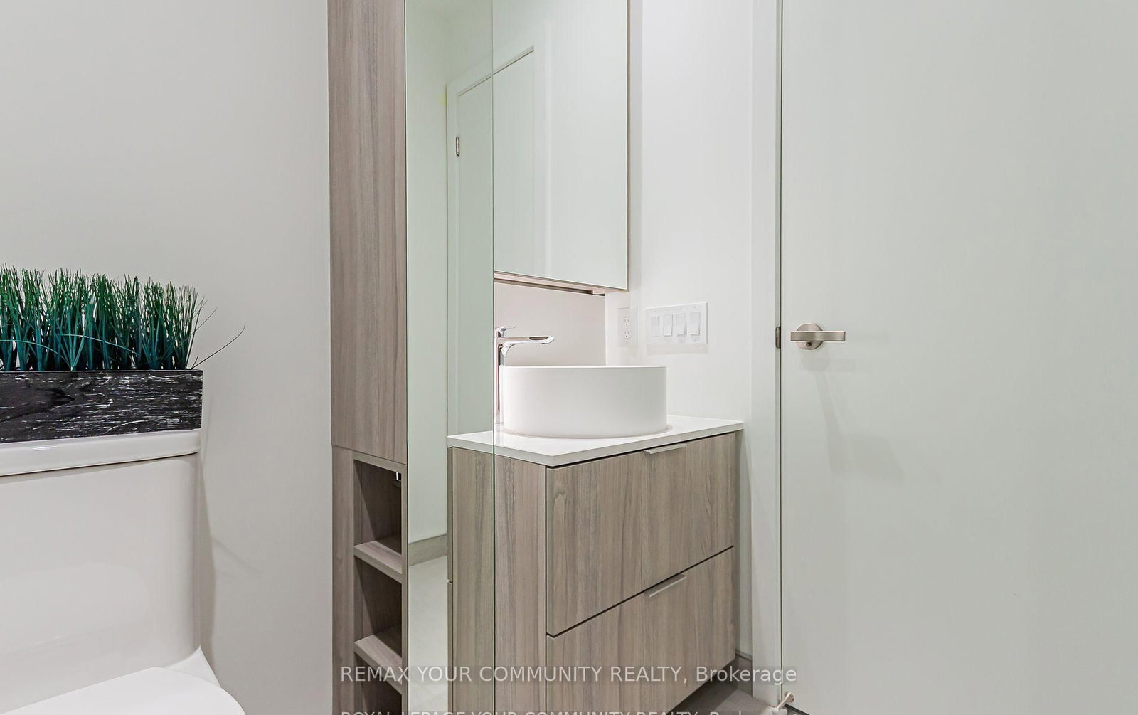 28 Ann Street, Unit 806 - Photo 24