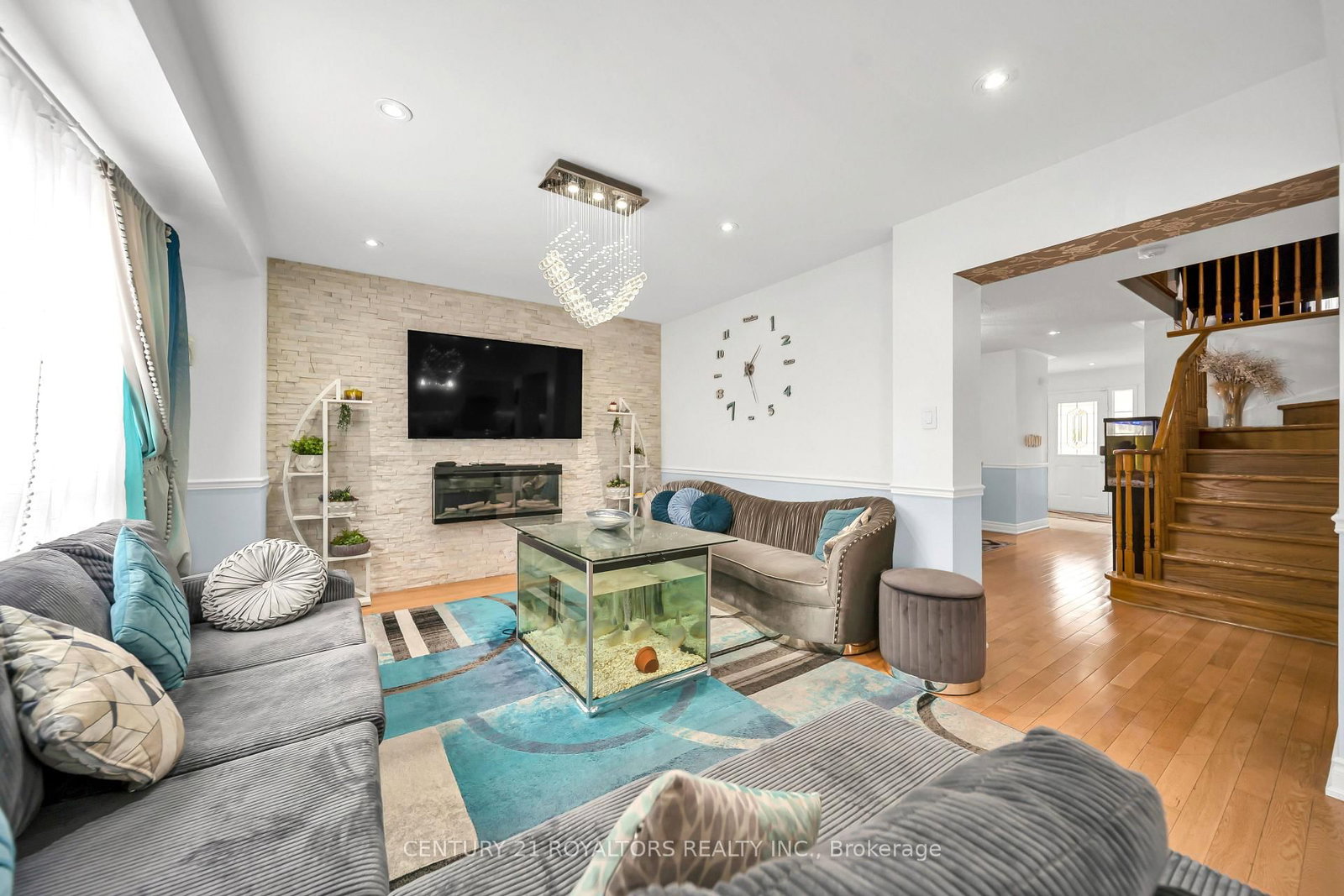 Detached House for sale at 5 Farthingale Crescent, Brampton, Ontario, L7A 1R3 - Fletcher's Meadow - MLS: W13008234