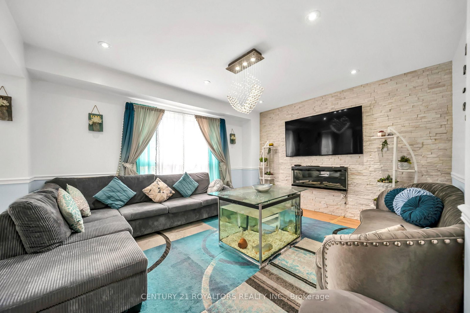 Detached House for sale at 5 Farthingale Crescent, Brampton, Ontario, L7A 1R3 - Fletcher's Meadow - MLS: W13008234