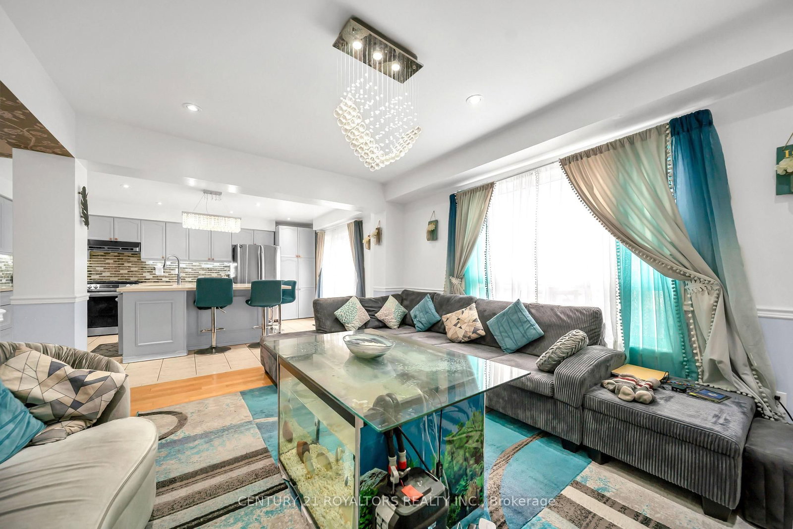 Detached House for sale at 5 Farthingale Crescent, Brampton, Ontario, L7A 1R3 - Fletcher's Meadow - MLS: W13008234