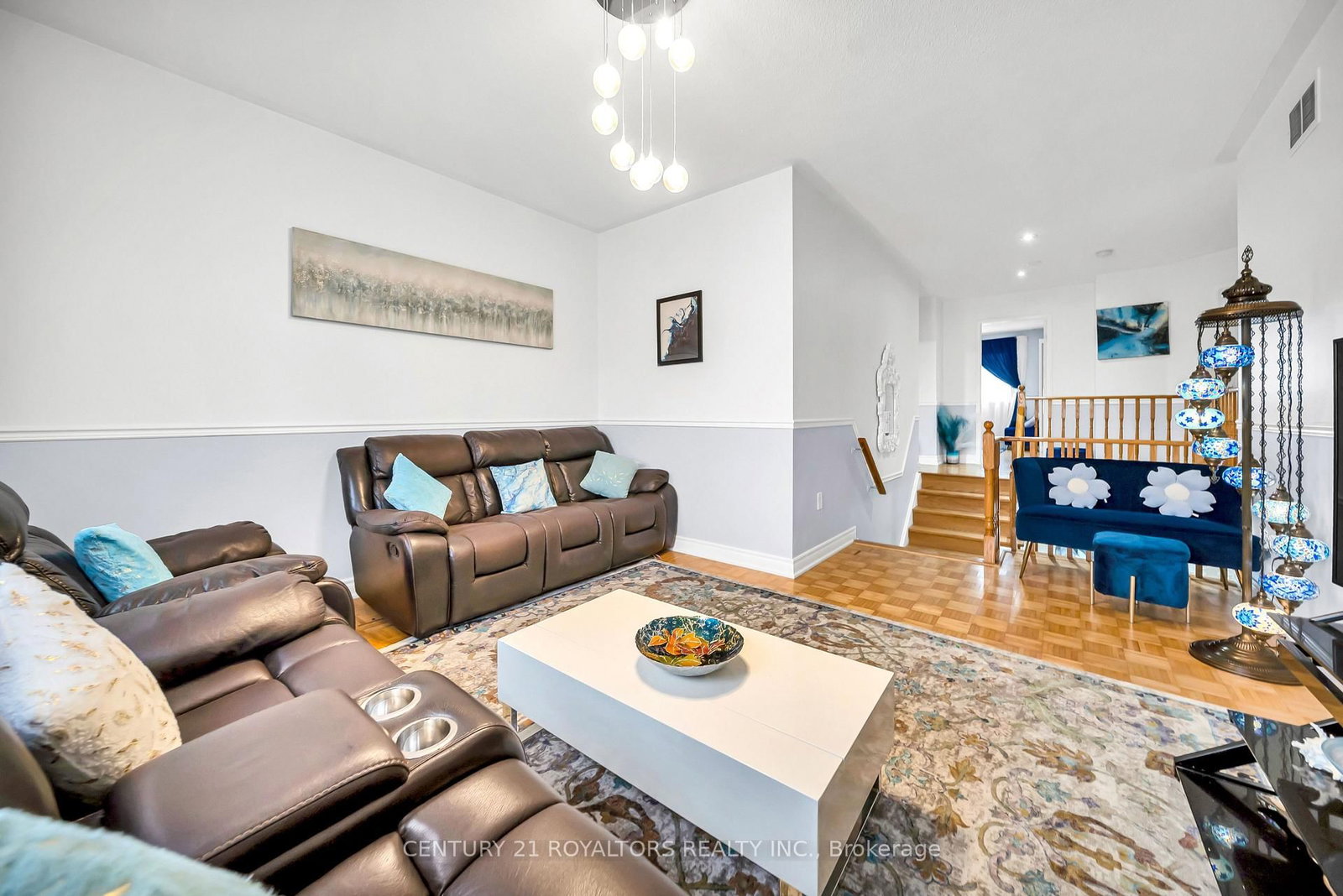 Detached House for sale at 5 Farthingale Crescent, Brampton, Ontario, L7A 1R3 - Fletcher's Meadow - MLS: W13008234