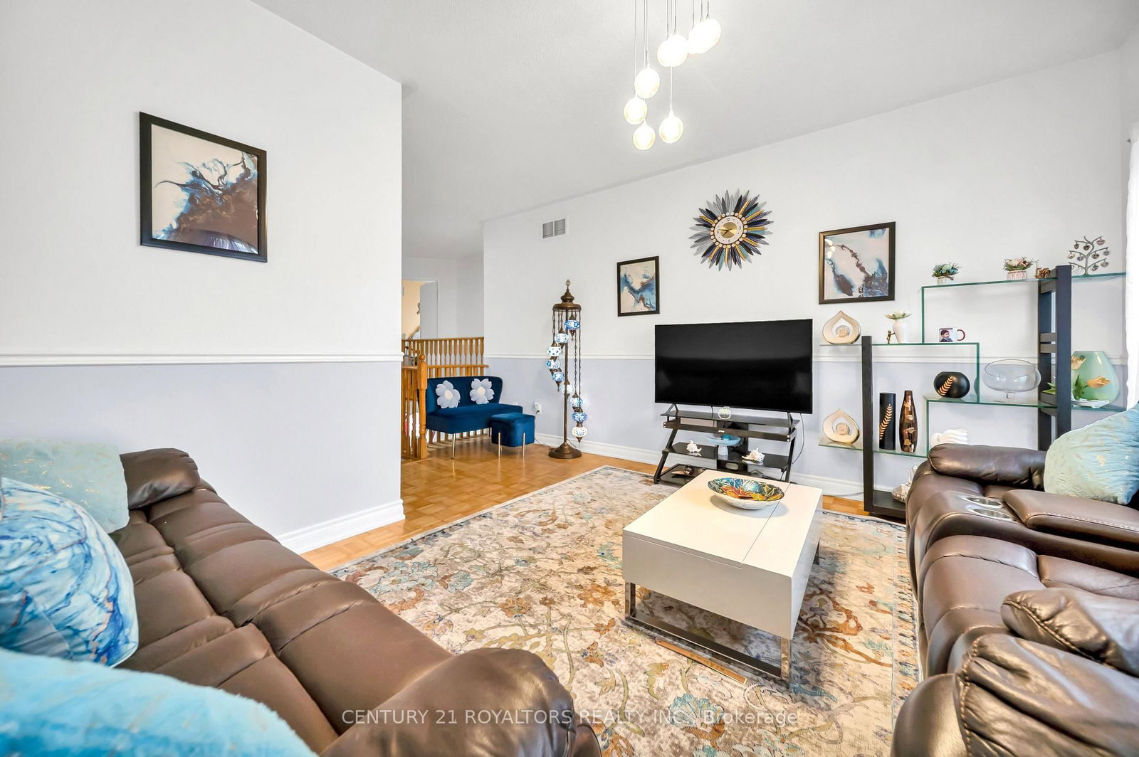 Detached House for sale at 5 Farthingale Crescent, Brampton, Ontario, L7A 1R3 - Fletcher's Meadow - MLS: W13008234