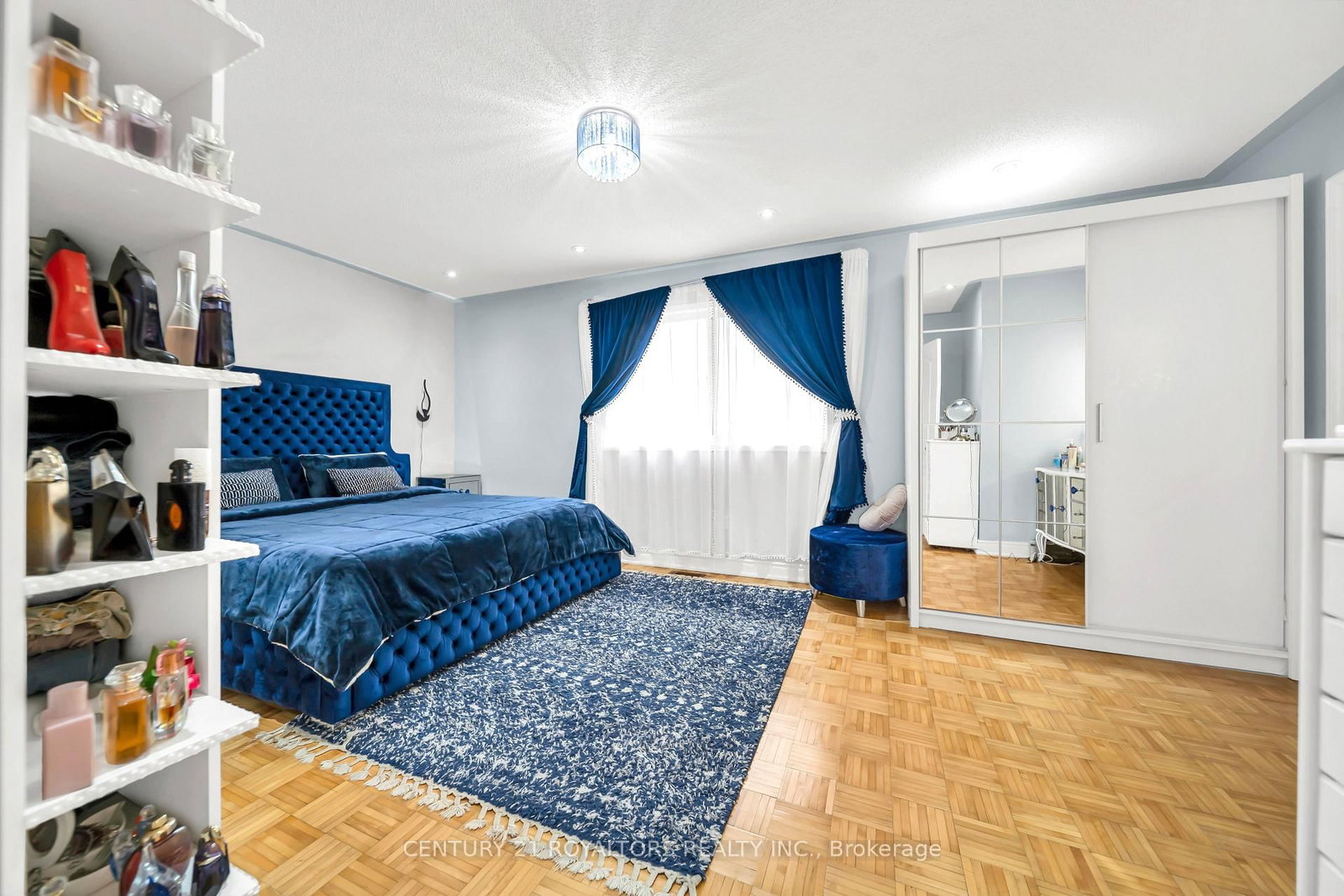 Detached House for sale at 5 Farthingale Crescent, Brampton, Ontario, L7A 1R3 - Fletcher's Meadow - MLS: W13008234