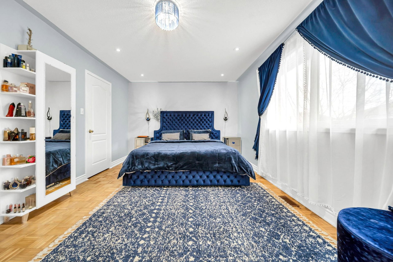 Detached House for sale at 5 Farthingale Crescent, Brampton, Ontario, L7A 1R3 - Fletcher's Meadow - MLS: W13008234