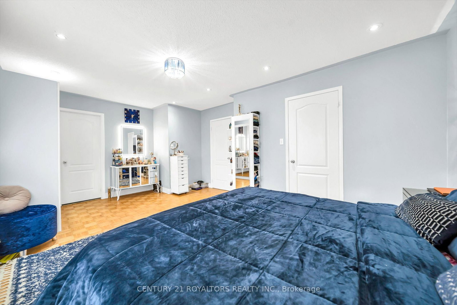 Detached House for sale at 5 Farthingale Crescent, Brampton, Ontario, L7A 1R3 - Fletcher's Meadow - MLS: W13008234