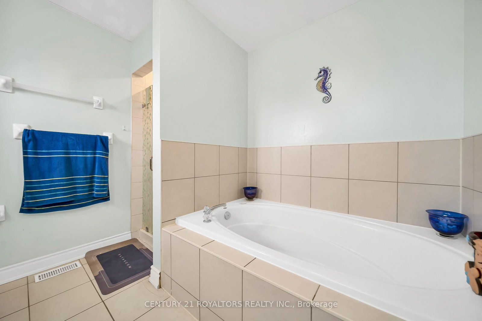 Detached House for sale at 5 Farthingale Crescent, Brampton, Ontario, L7A 1R3 - Fletcher's Meadow - MLS: W13008234