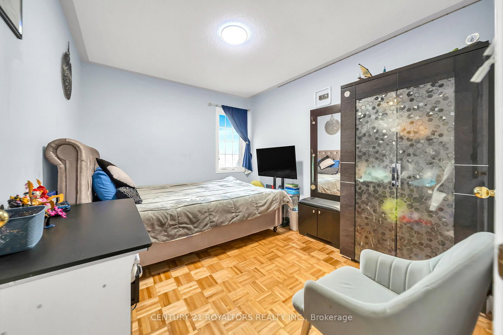 Detached House for sale at 5 Farthingale Crescent, Brampton, Ontario, L7A 1R3 - Fletcher's Meadow - MLS: W13008234