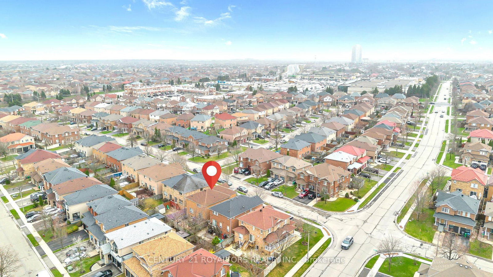 Detached House for sale at 5 Farthingale Crescent, Brampton, Ontario, L7A 1R3 - Fletcher's Meadow - MLS: W13008234