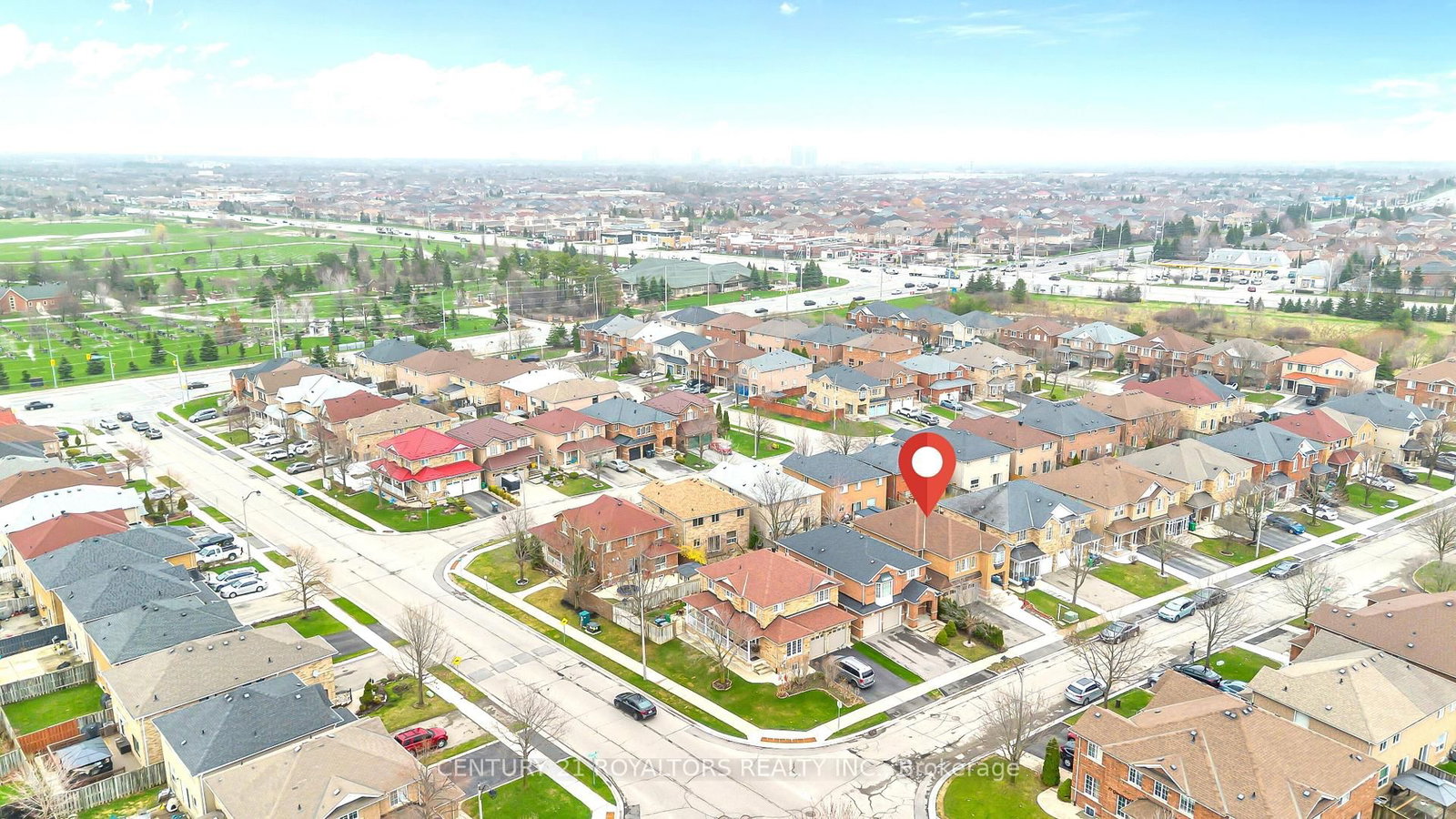 Detached House for sale at 5 Farthingale Crescent, Brampton, Ontario, L7A 1R3 - Fletcher's Meadow - MLS: W13008234