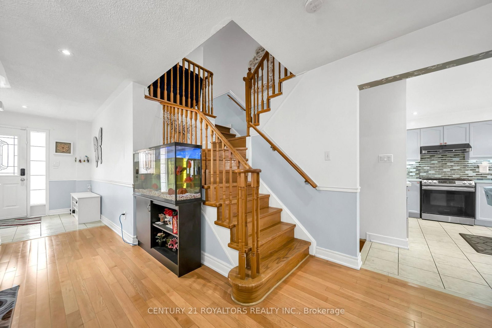 Detached House for sale at 5 Farthingale Crescent, Brampton, Ontario, L7A 1R3 - Fletcher's Meadow - MLS: W13008234