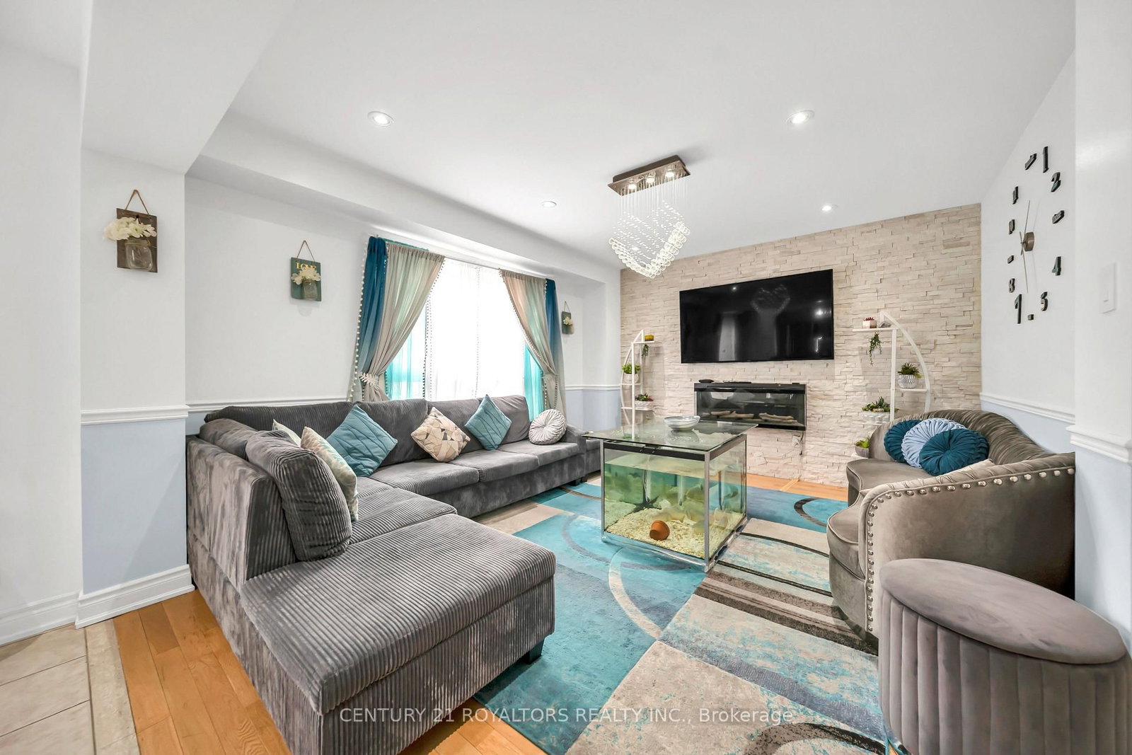 Detached House for sale at 5 Farthingale Crescent, Brampton, Ontario, L7A 1R3 - Fletcher's Meadow - MLS: W13008234