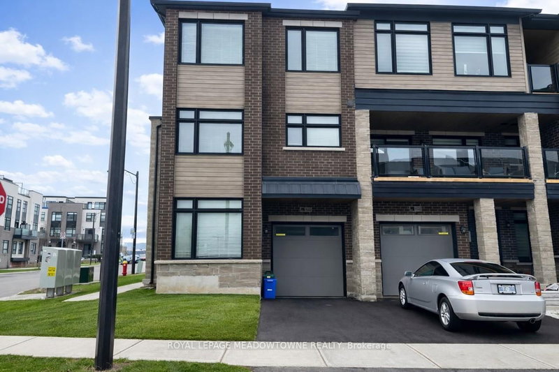 1560 Hilson Hts, Milton, L9E 1V5 | Image 2