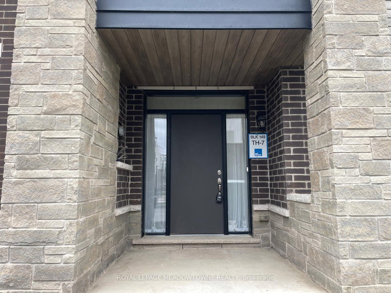 1560 Hilson Hts, Milton, L9E 1V5 | Image 3