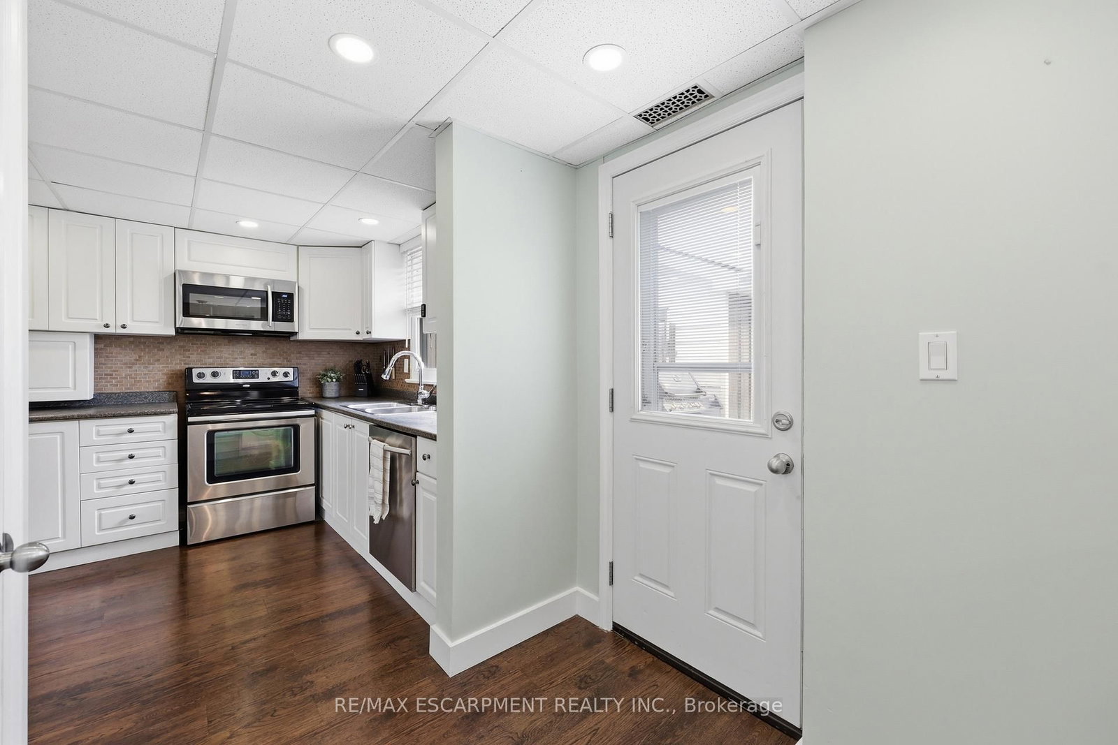 2074 Churchill Avenue - Photo 13