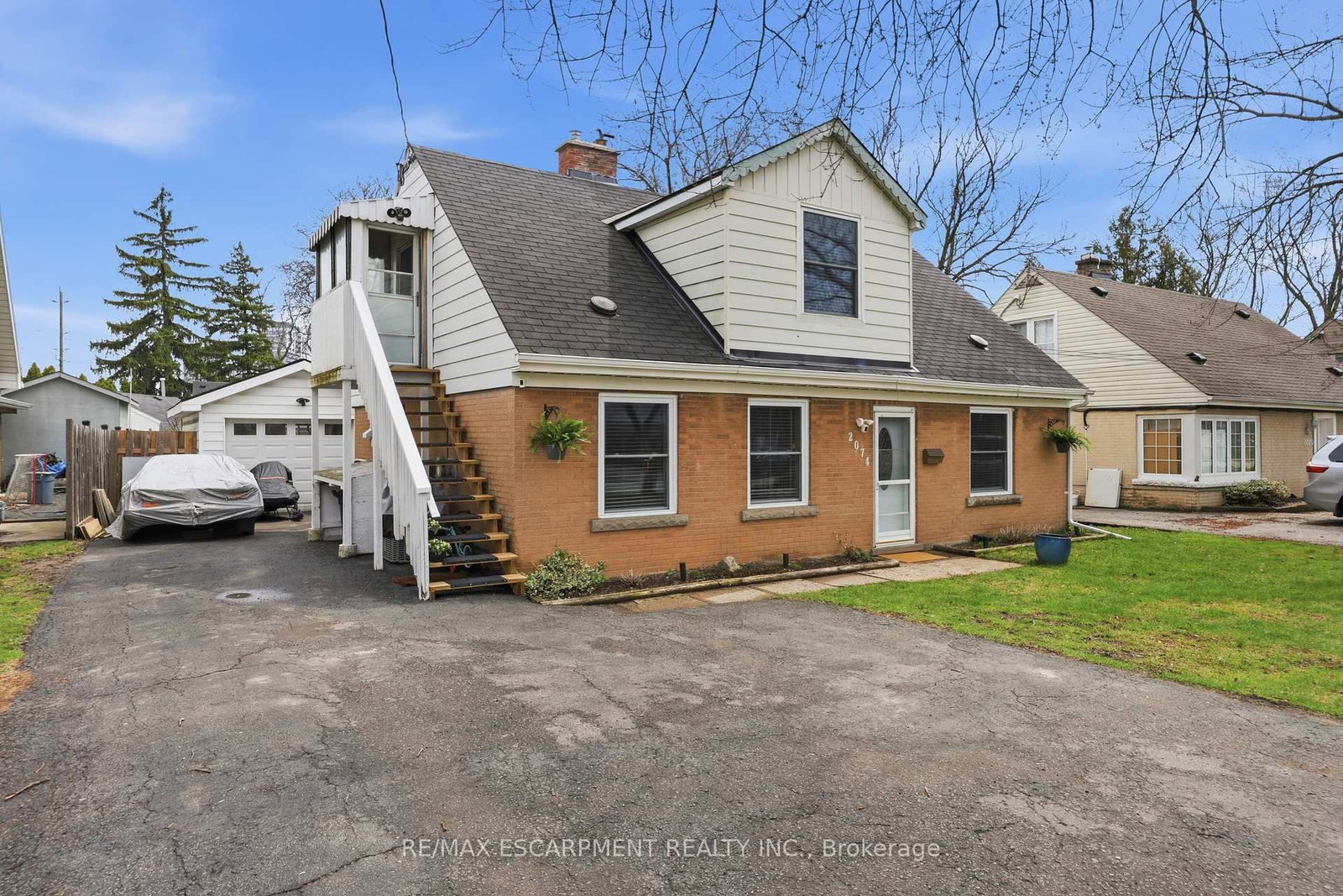 2074 Churchill Avenue - Photo 2