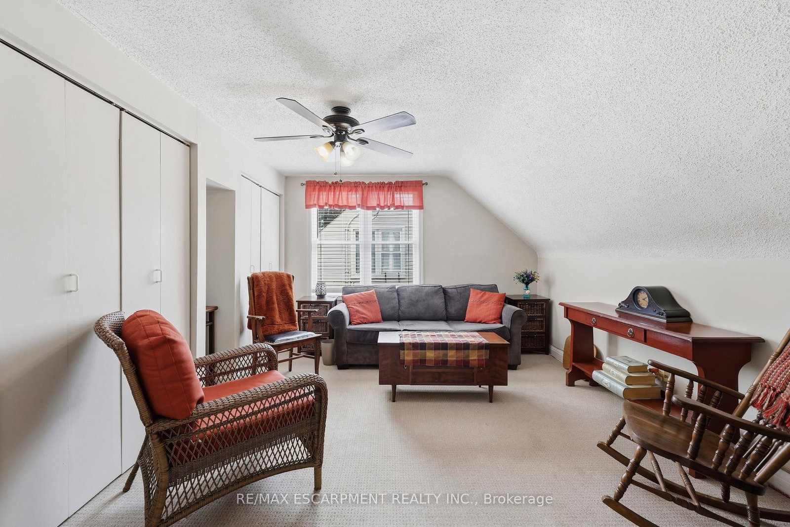 2074 Churchill Avenue - Photo 28