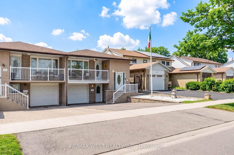 941 Stainton Dr, Mississauga, L5C 1G2 | Image 2