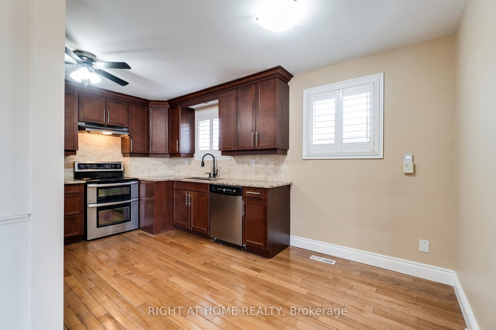 Detached House for sale at 109 Rexway Drive, Halton Hills, Ontario, L7G 1R3 - Georgetown - MLS: W13008468