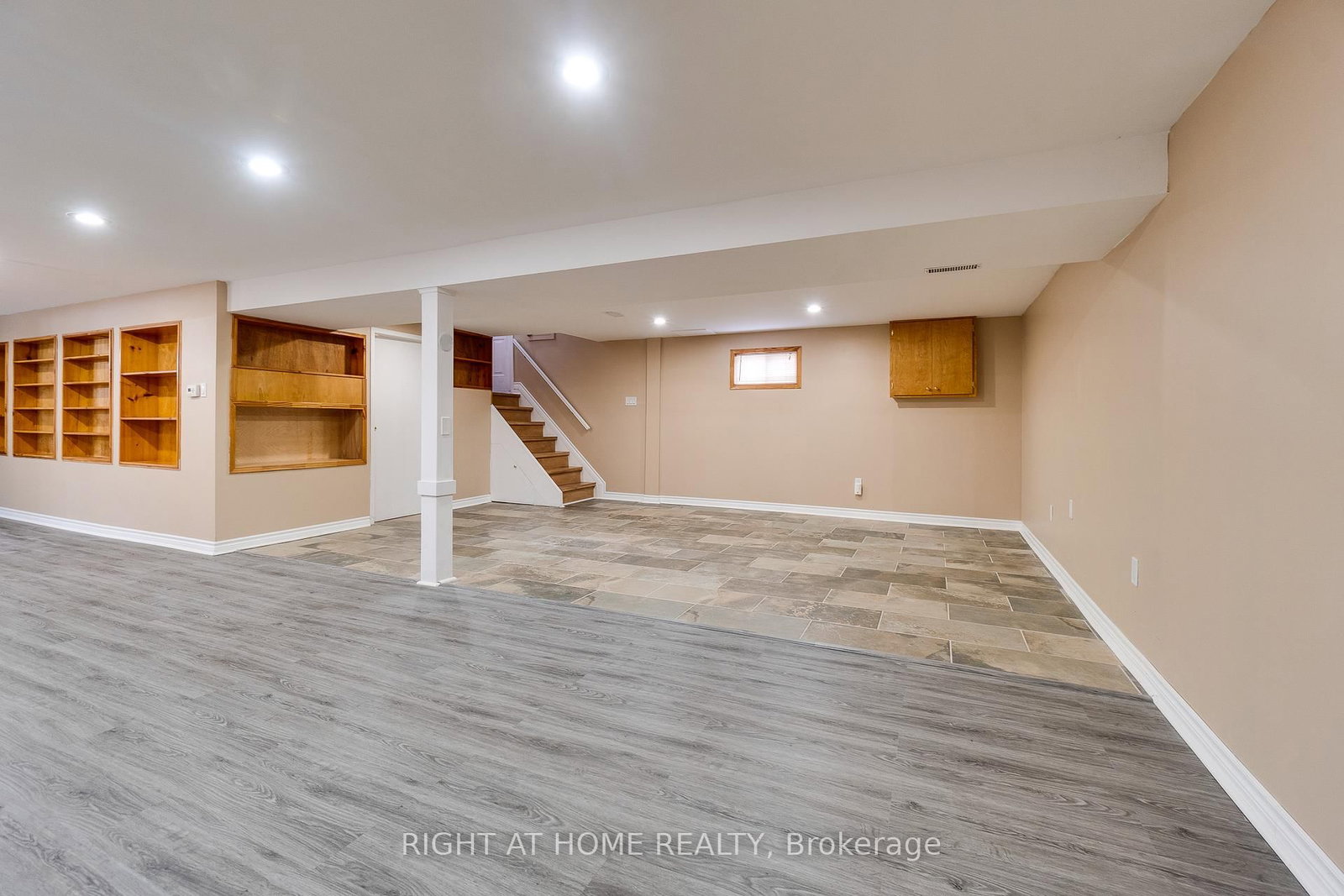 Detached House for sale at 109 Rexway Drive, Halton Hills, Ontario, L7G 1R3 - Georgetown - MLS: W13008468