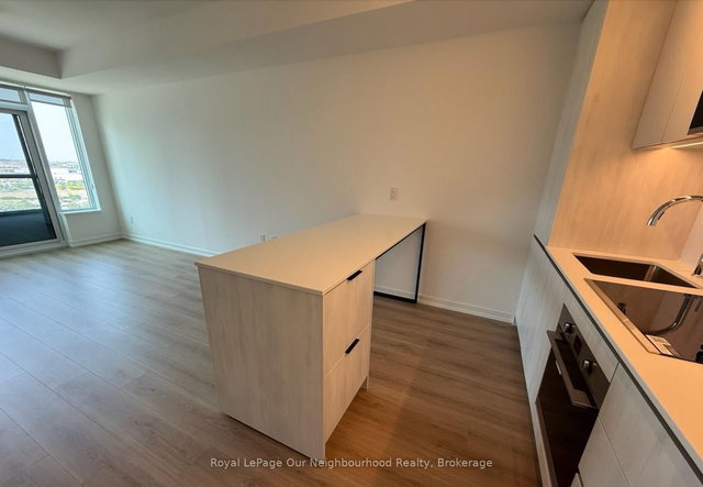 1020 - 2485 Eglinton Avenue W