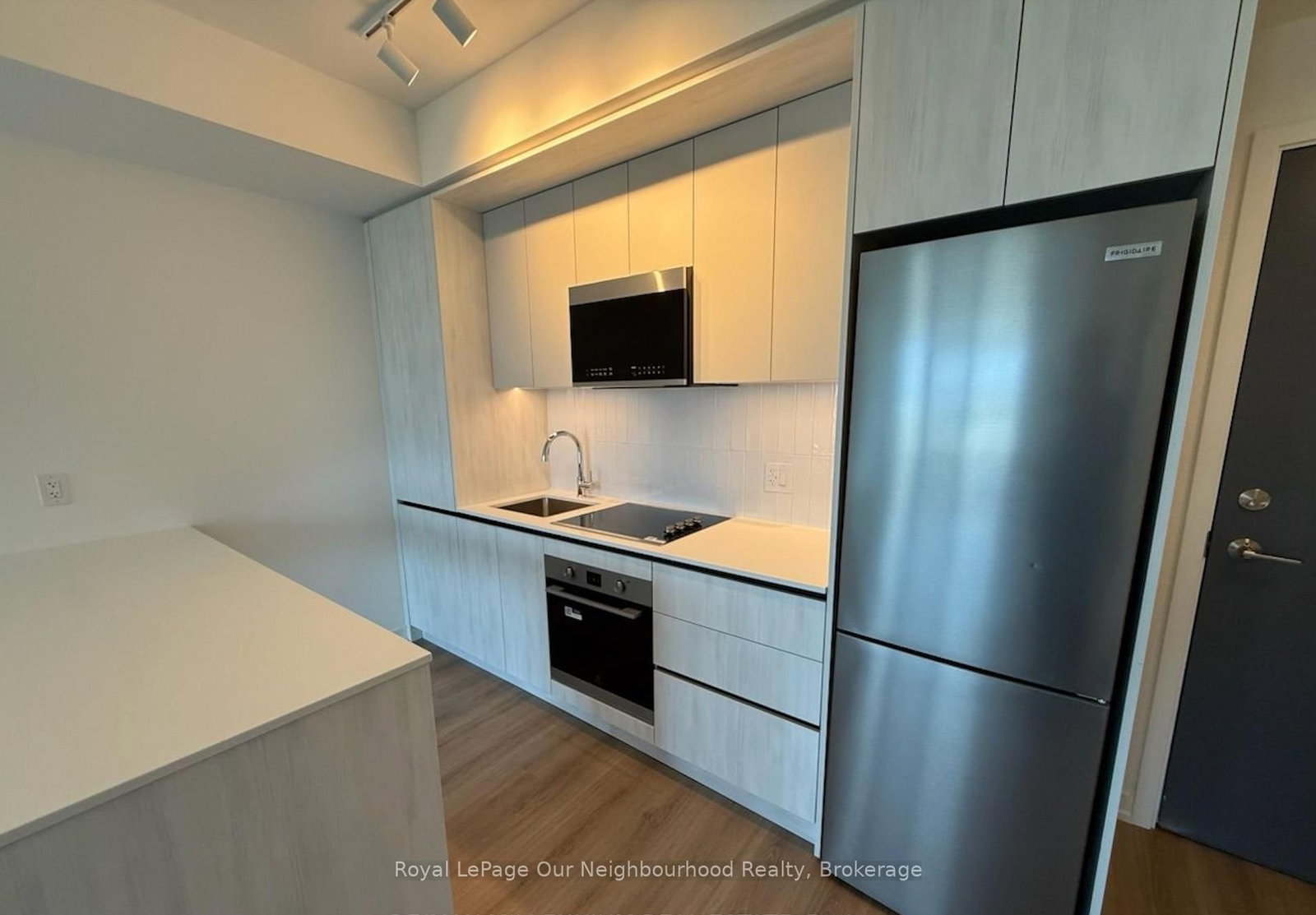 2485 Eglinton Avenue W, Unit 1020 - Photo 4