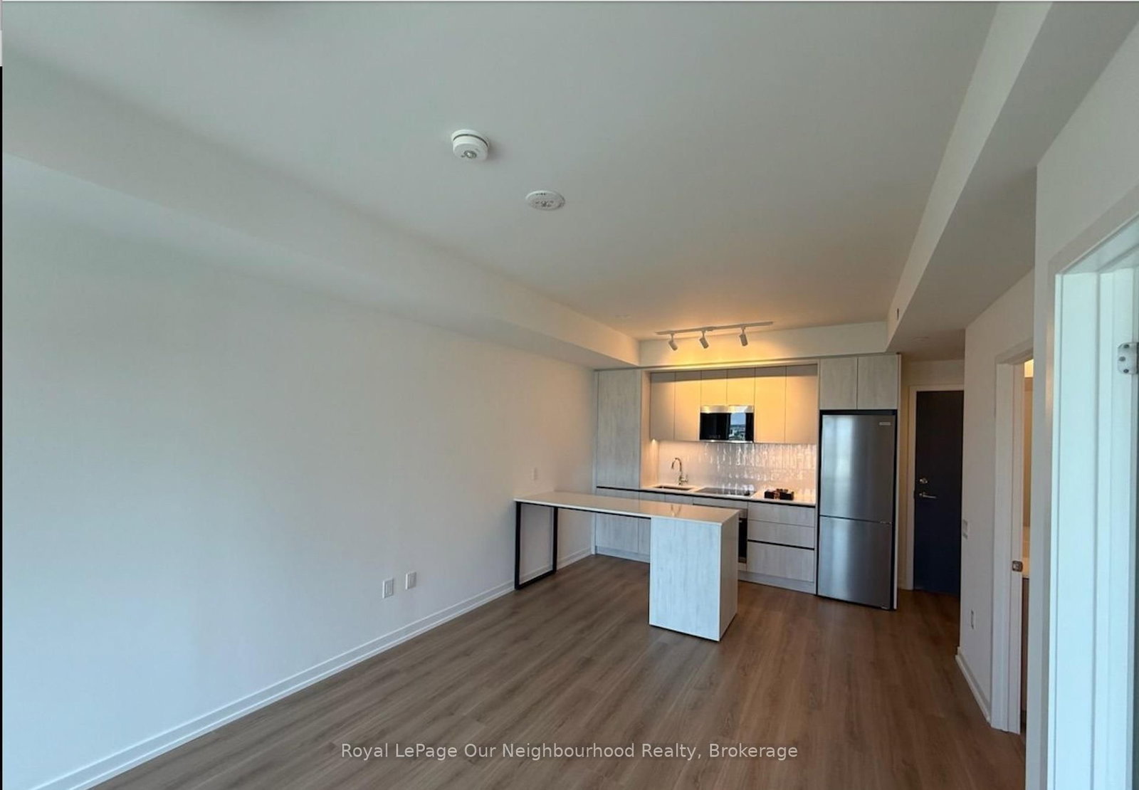 2485 Eglinton Avenue W, Unit 1020 - Photo 5