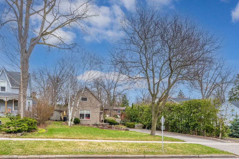 36 Queen St, Halton Hills, L7G 2E6 | Image 3