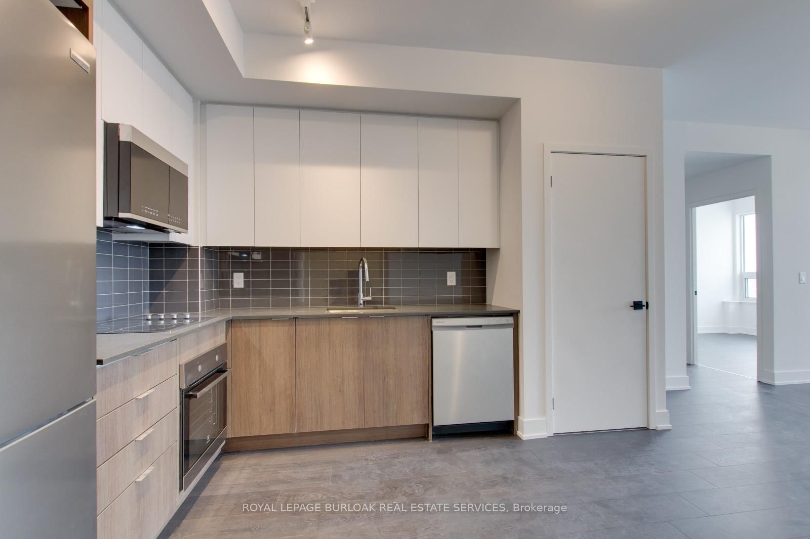 2481 Taunton Road, Unit 701 - Photo 4