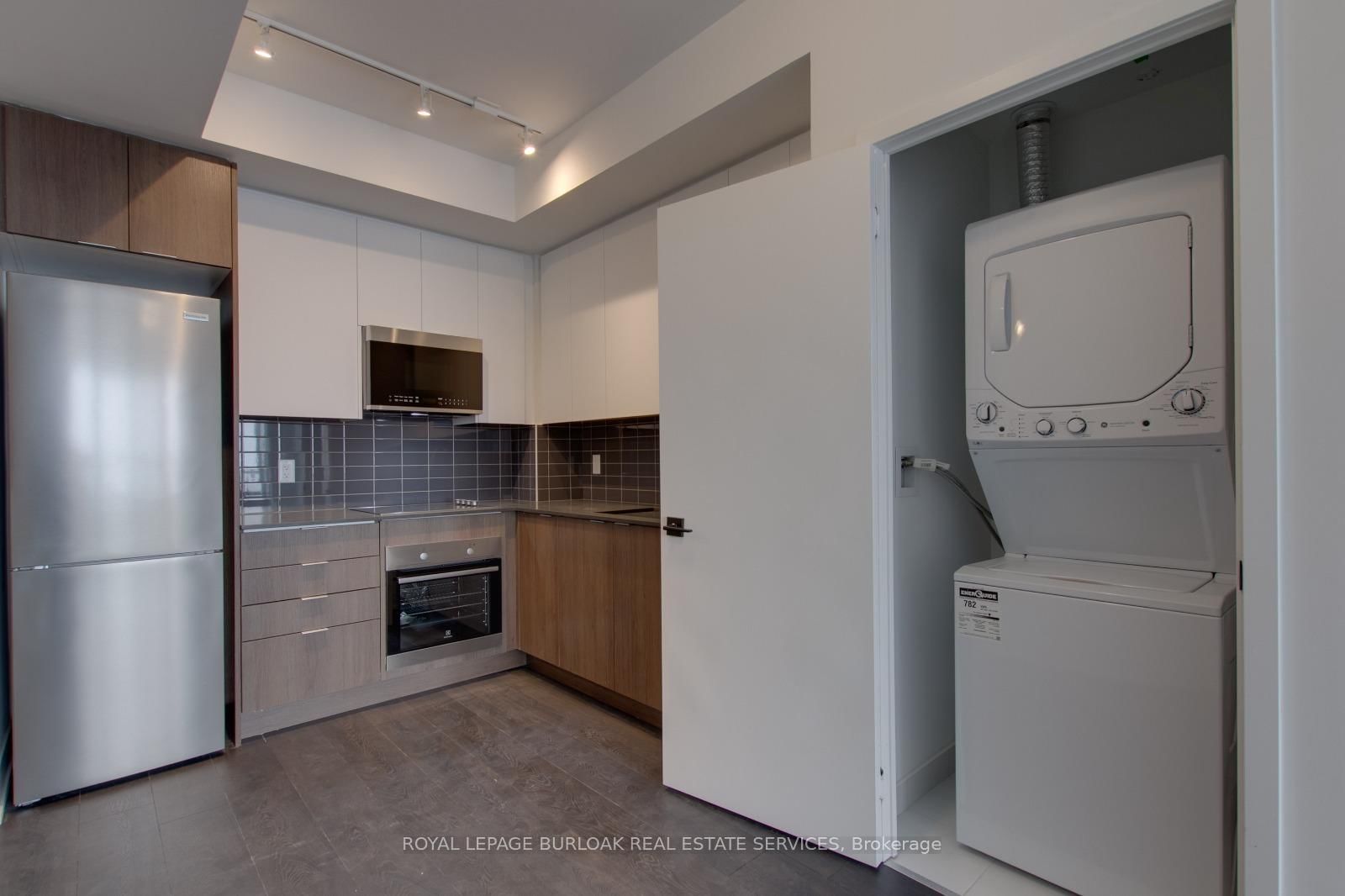 2481 Taunton Road, Unit 701 - Photo 6