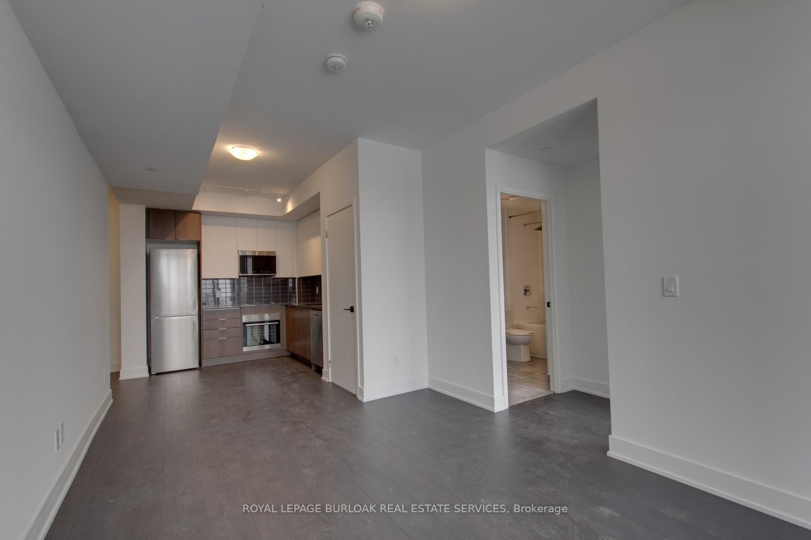 2481 Taunton Road, Unit 701 - Photo 8